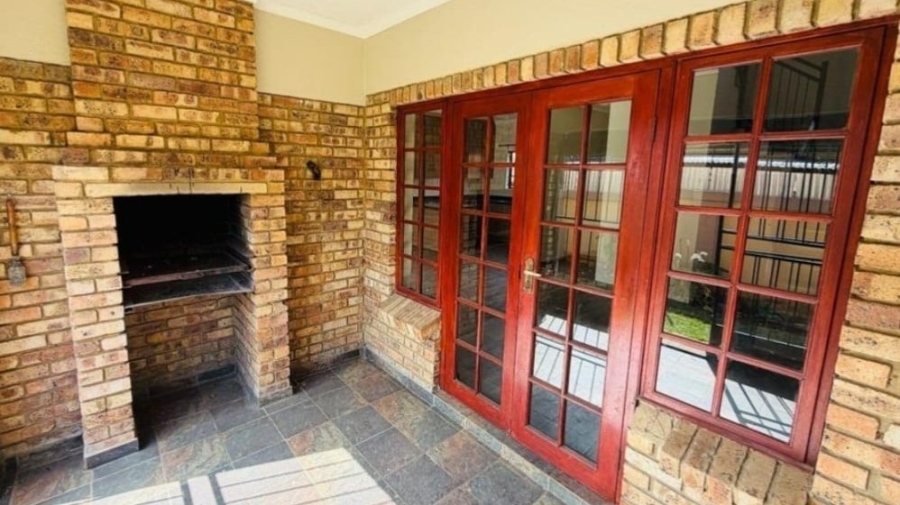 3 Bedroom Property for Sale in Grimbeeck Park North West